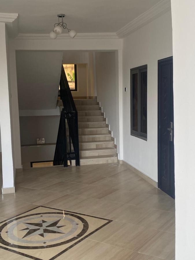 Baffour Apartments Adiebeba Extérieur photo