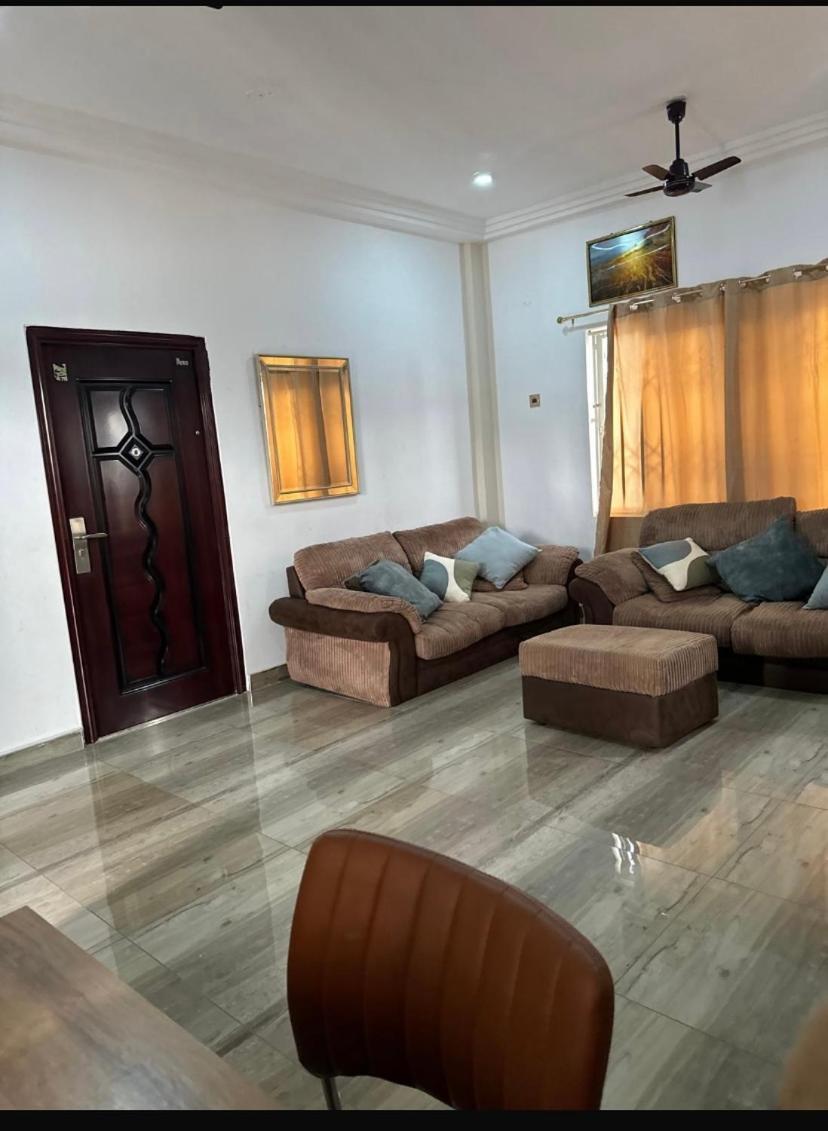 Baffour Apartments Adiebeba Extérieur photo