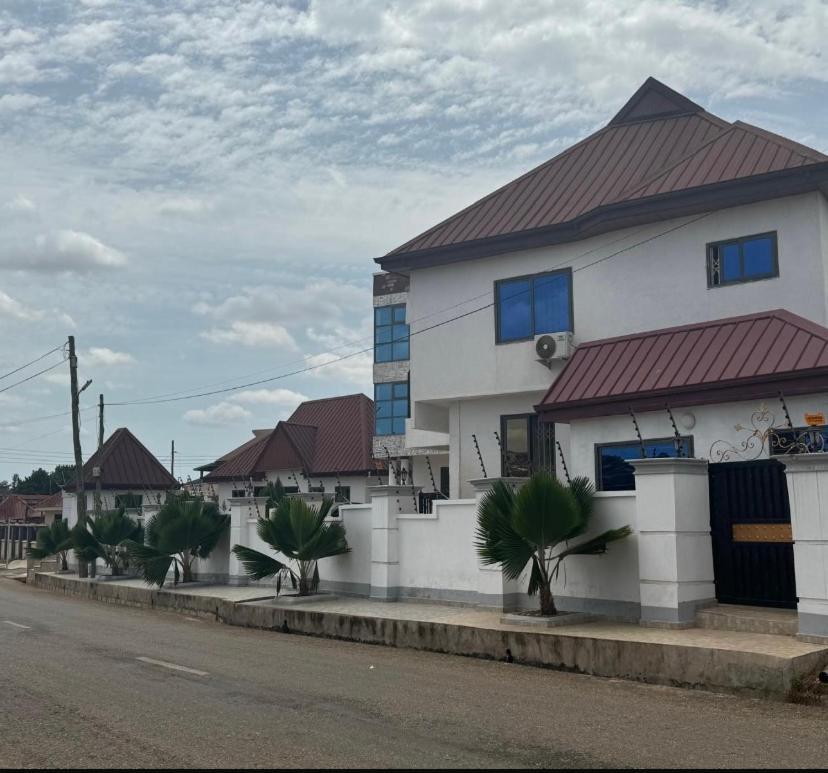 Baffour Apartments Adiebeba Extérieur photo